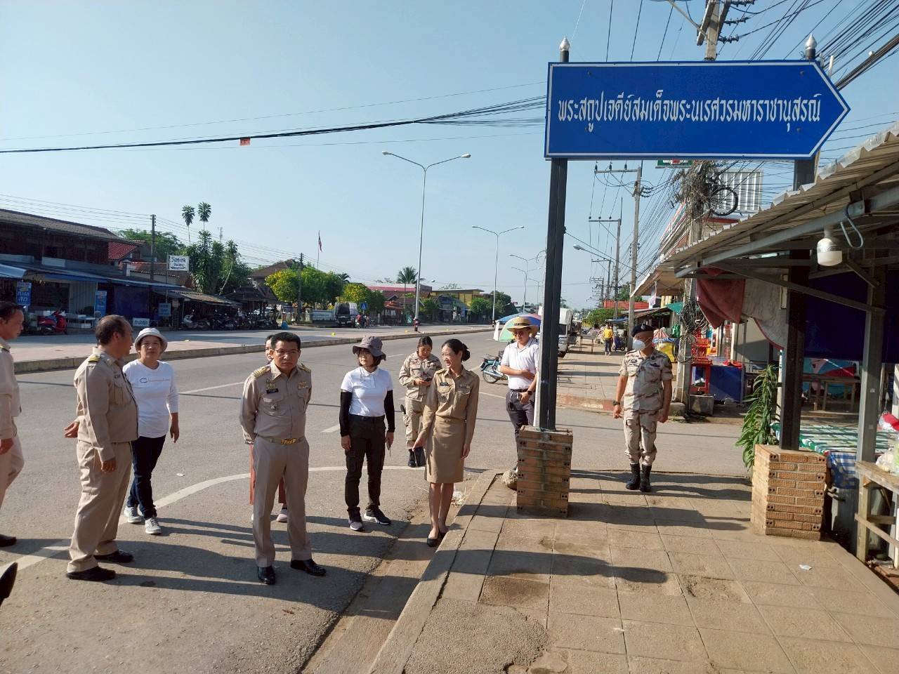 อำเภอเชียงดาว ลงพื้นที่จัดระเบียบทางเท้าสายแม่ข้อน-นาหวาย เล็งรื้อถอนสิ่งปลูกสร้างถาวรกีดขวางทางเดินสองฝั่งถนน