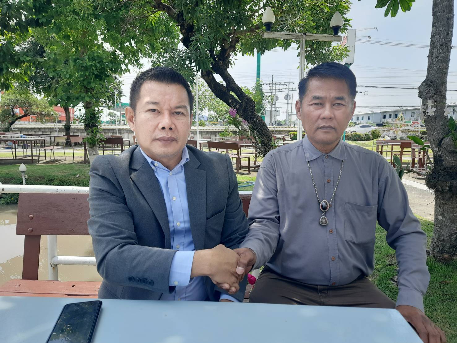 ปทุมธานี ดราม่าเดือดหลังแกนนำแดงปทุมธานีย้ายซบ“ธรรมมนัส”