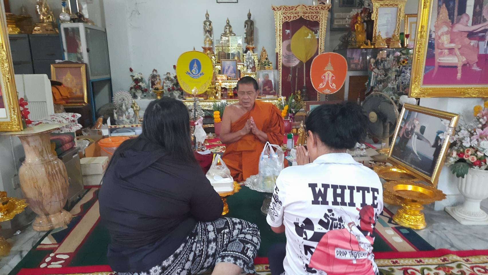 ปทุมธานี ไวรัลใหม่โกยเกล็ดพญานาคเข้ากระเป๋าหลังได้ดูตะลอนข่าวแห่มาทำตาม เร่งแก้บนไอ้ไข่วัดบึงบาให้โชคใหญ่ ได้งานแอร์โฮสเตส