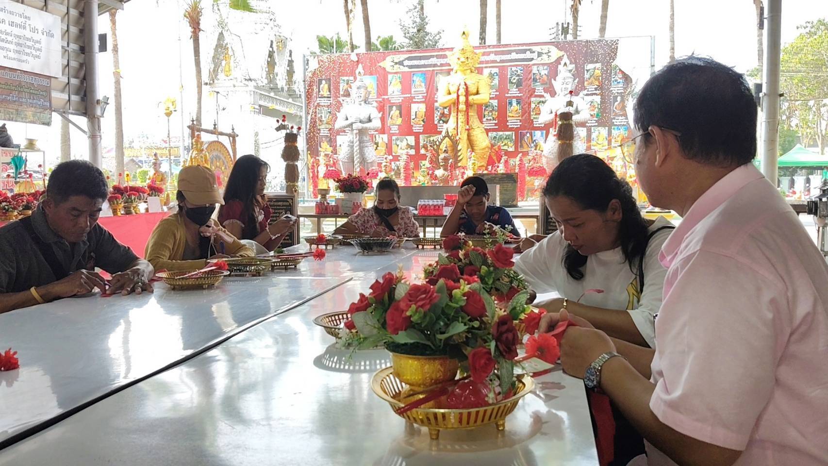 ปทุมธานี ปังสุดๆบนแล้วได้จริงท้าวเวสฯให้ขายบ้านได้ 10 กว่าหลังรับเงินล้านบาทกว่าสบายๆ ให้ลูกชายสอบเข้าโรงเรียนดังสมใจ