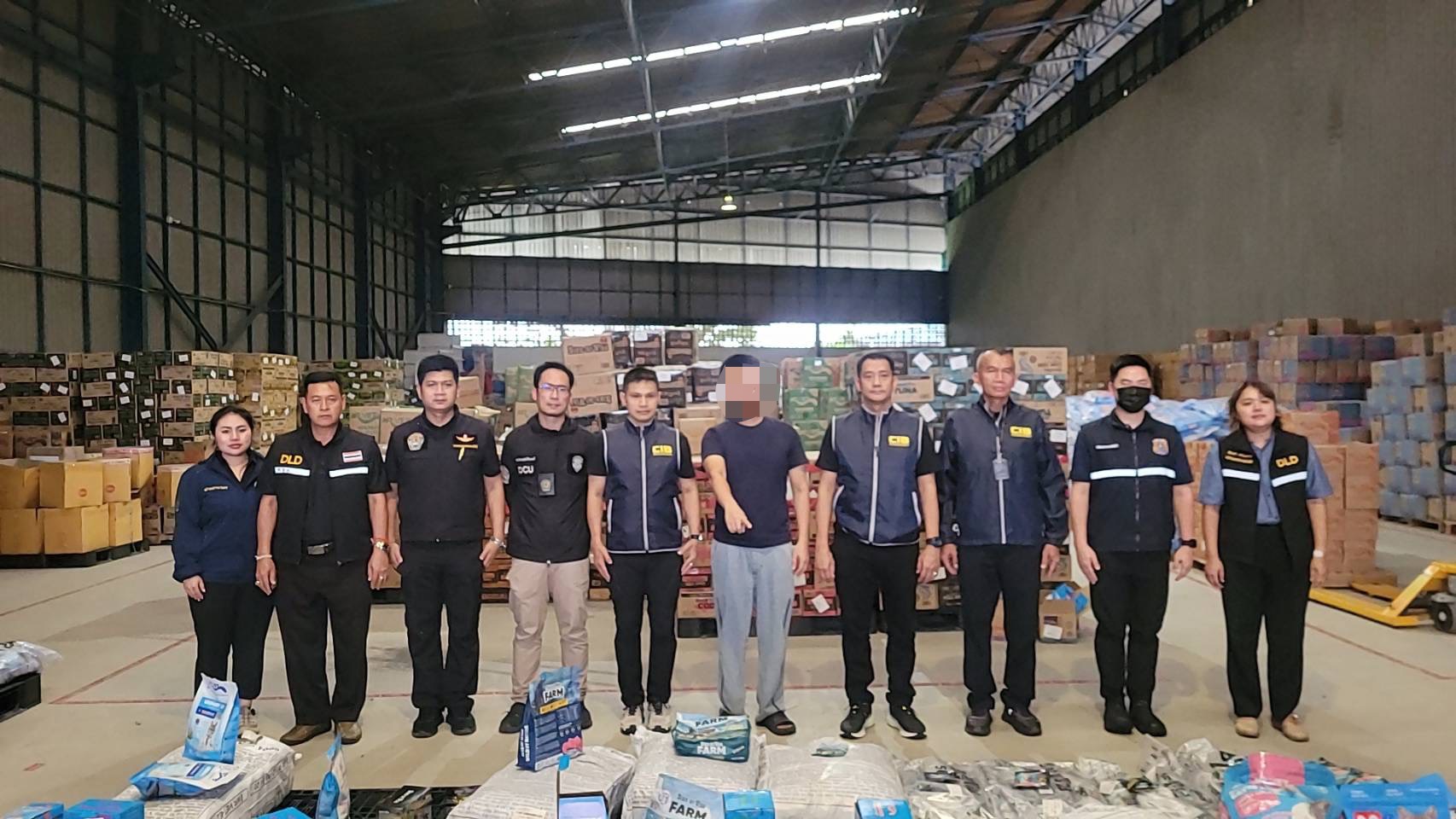 “สรวุฒิ” สั่งลุยปราบผู้ลักลอบนำเข้าอาหารสุนัข-แมว ไม่มีทะเบียนจำหน่ายออนไลน์ ชี้เสี่ยงอันตรายต่อสุขภาพสัตว์
